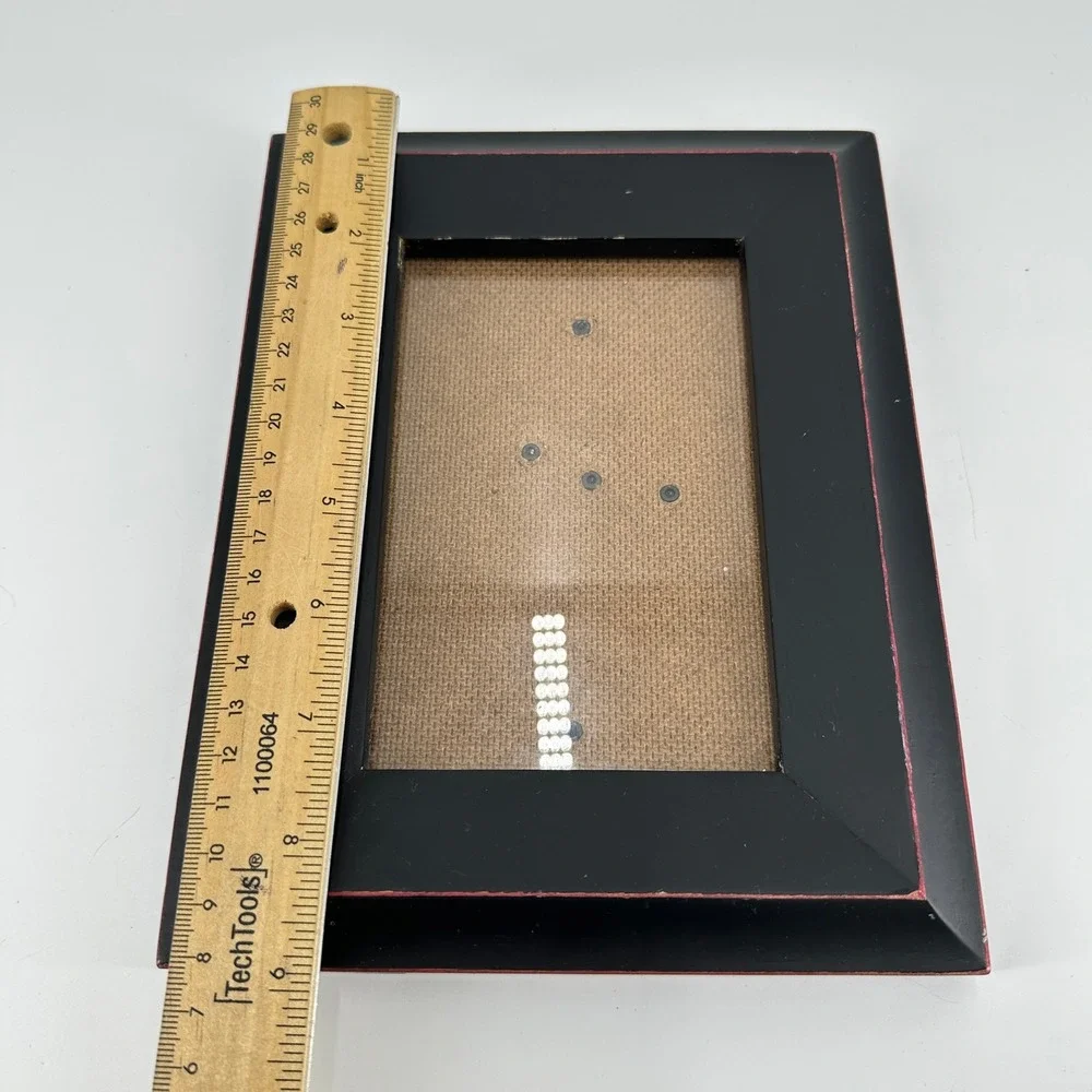 Black Wood 4x6 Picture Frame with Red Distressed Edging Tabletop Wall Mount